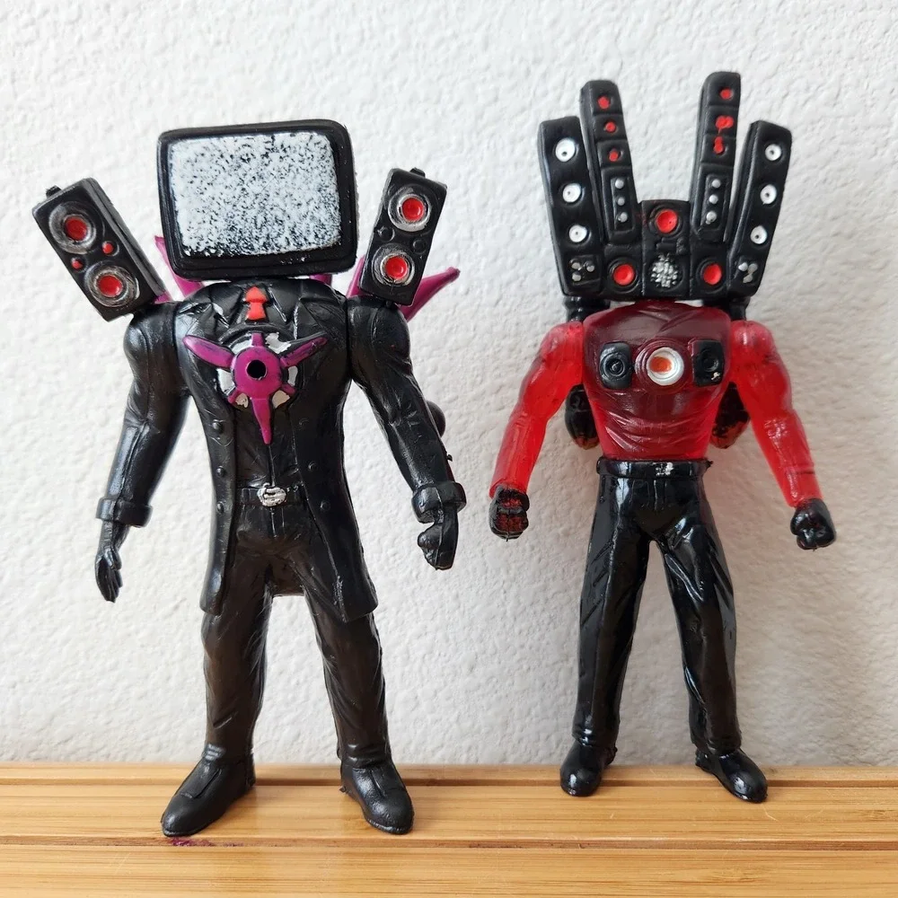 Skibidi Toilet Lot Of 4 Hard Plastic TV Man TV Woman Cameraman Speakerman Figure